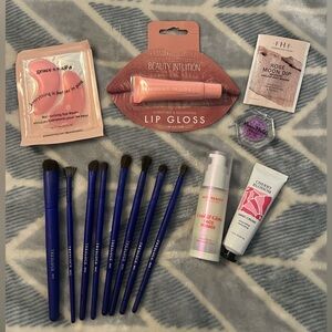 Slightly used/new makeup bundle
